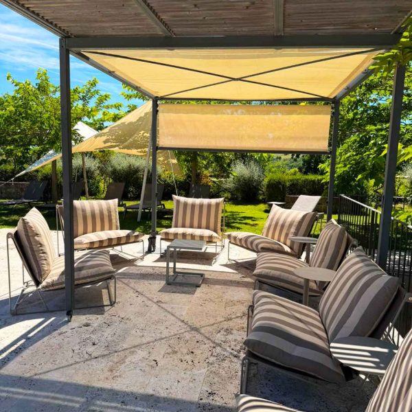 Pool seats 1Opt